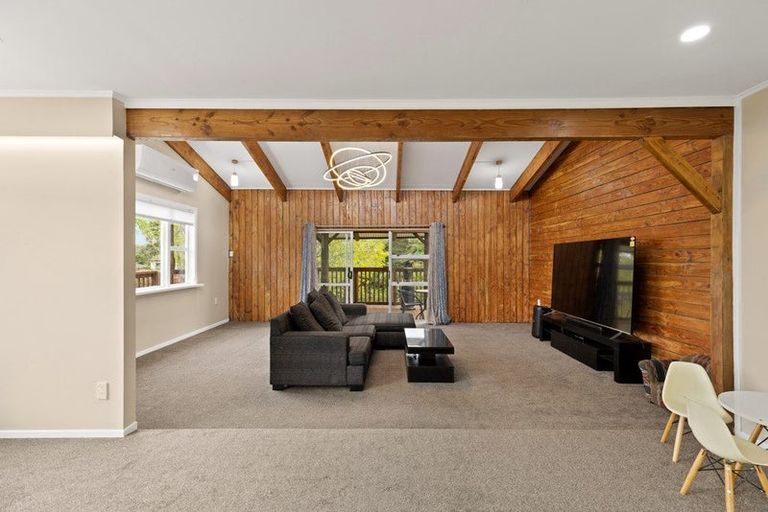 Photo of property in 11 Western View Court, Sunnyvale, Auckland, 0612