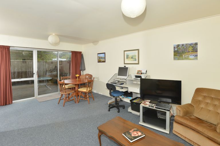 Photo of property in 2/81 Old Onerahi Road, Onerahi, Whangarei, 0110