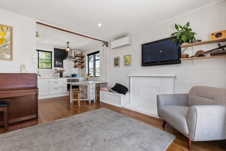 Photo of property in 1/56 Glendale Road, Glen Eden, Auckland, 0602