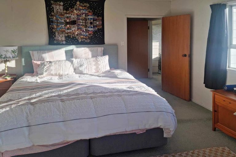 Photo of property in 25 Pyle Road West, One Tree Point, 0118