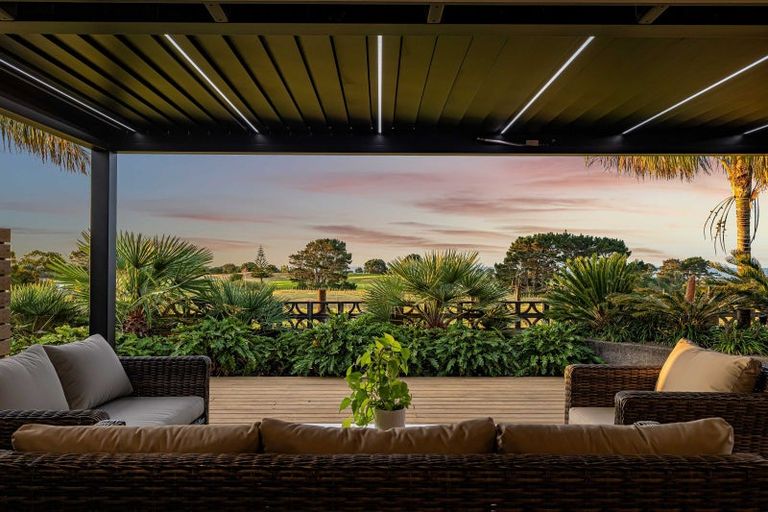 Photo of property in 17 Chatswood Grove, Fitzroy, New Plymouth, 4312