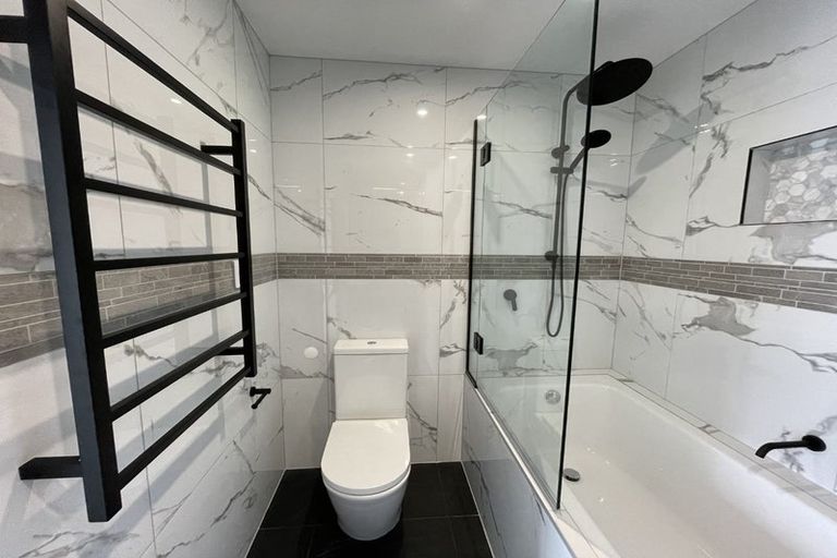 Photo of property in 9/148 Evans Bay Parade, Roseneath, Wellington, 6021