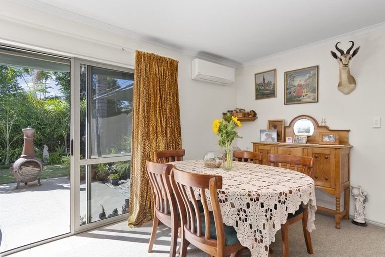 Photo of property in 10 Summerland Crescent, Papamoa Beach, Papamoa, 3118