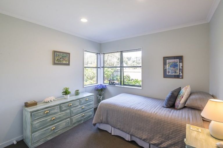 Photo of property in 1 Jeannie Way, Waikanae Beach, Waikanae, 5036