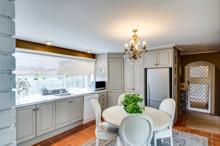 Photo of property in 98 Te Mata Road, Havelock North, 4130