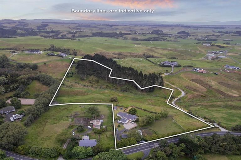 Photo of property in 298 Rimmer Road, Helensville, 0875