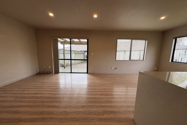 Photo of property in 9/3 Orwell Road, Greenhithe, Auckland, 0632