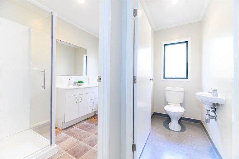 Photo of property in 57a Sabulite Road, Kelston, Auckland, 0602