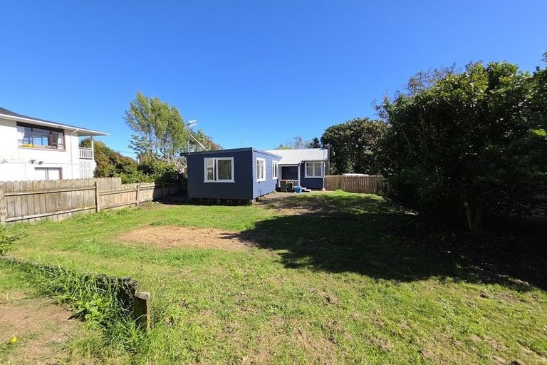 Photo of property in 24 Alexander Road, Raumati Beach, Paraparaumu, 5032