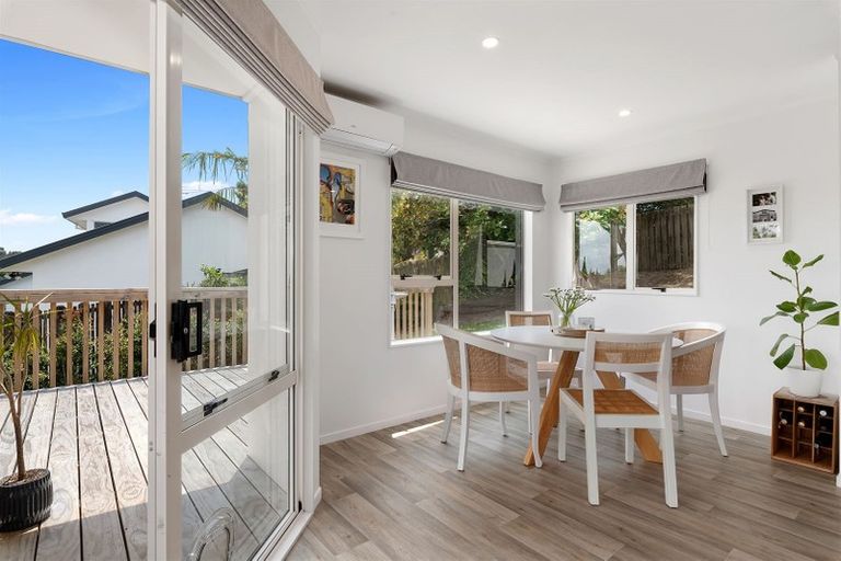 Photo of property in 2/11 Mercury Lane, Windsor Park, Auckland, 0632