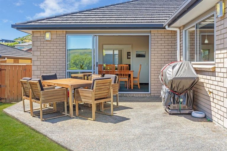 Photo of property in 31 Paparoa Crescent, Aotea, Porirua, 5024