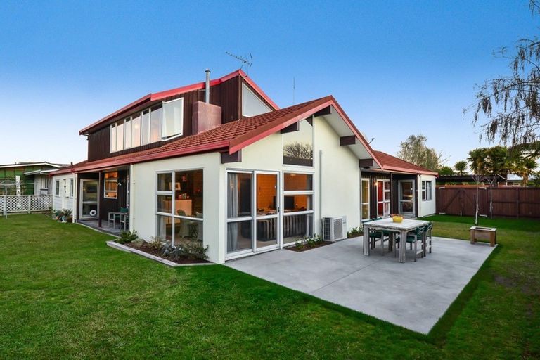 Photo of property in 72 Braid Road, St Andrews, Hamilton, 3200