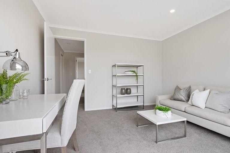 Photo of property in 35 Hayfield Way, Karaka, Papakura, 2113