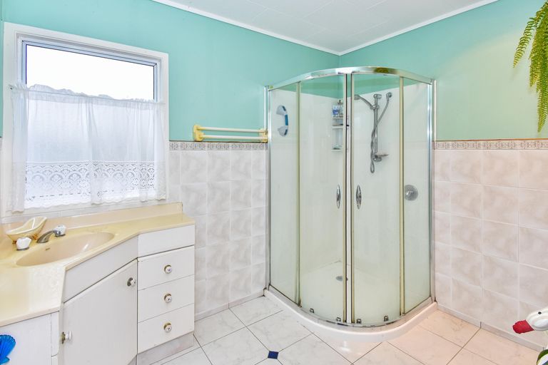 Photo of property in 20 Rukumoana Place, Clendon Park, Auckland, 2103