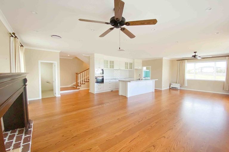 Photo of property in 31 Bounty Road, Long Bay, Auckland, 0630