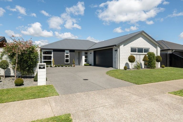 Photo of property in 26 Rotomanu Place, Pyes Pa, Tauranga, 3112