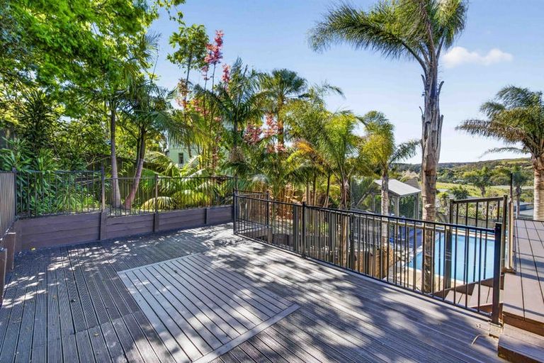 Photo of property in 21 Kotanui Avenue, Army Bay, Whangaparaoa, 0930