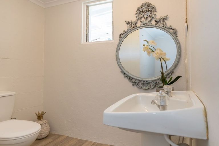 Photo of property in 6 Cossens Street, Balclutha, 9230