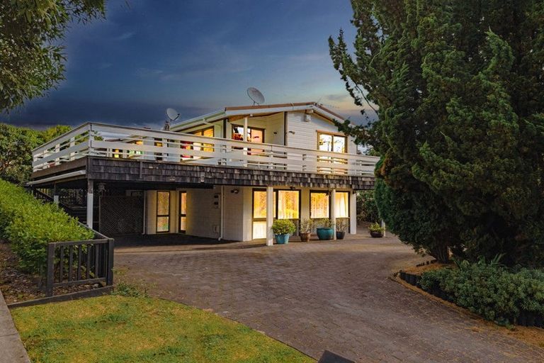 Photo of property in 25 Derrimore Heights, Clover Park, Auckland, 2019