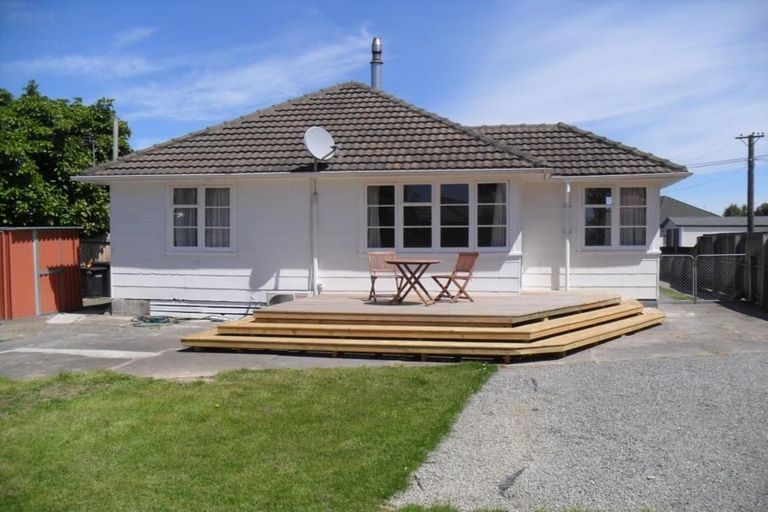 Photo of property in 9 Virgil Place, Northcote, Christchurch, 8052