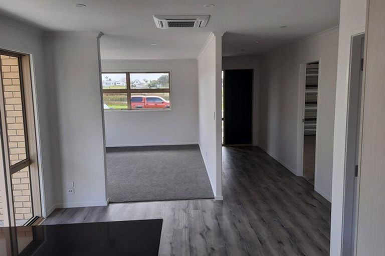 Photo of property in 91 Kaurinui Crescent, One Tree Point, 0118