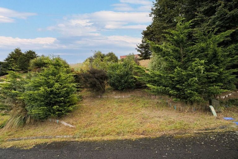 Photo of property in 11 Kohu Place, Halfway Bush, Dunedin, 9010