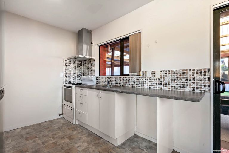 Photo of property in 84 Robert Skelton Place, Clendon Park, Auckland, 2103