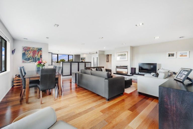 Photo of property in 21 Olena Avenue, Sunnyhills, Auckland, 2010