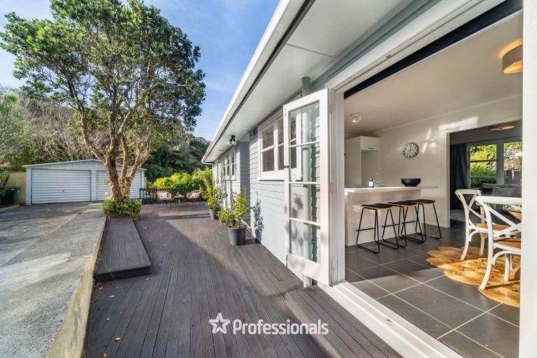 Photo of property in 190 Dowse Drive, Maungaraki, Lower Hutt, 5010