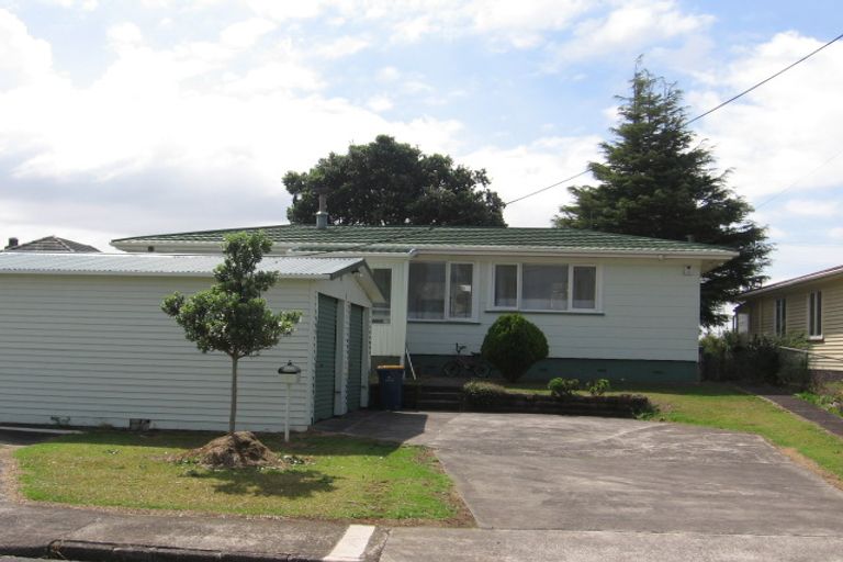 Photo of property in 7 Albert Road, Kelston, Auckland, 0602