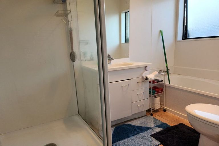 Photo of property in 32 Trimdon Street, Randwick Park, Auckland, 2105