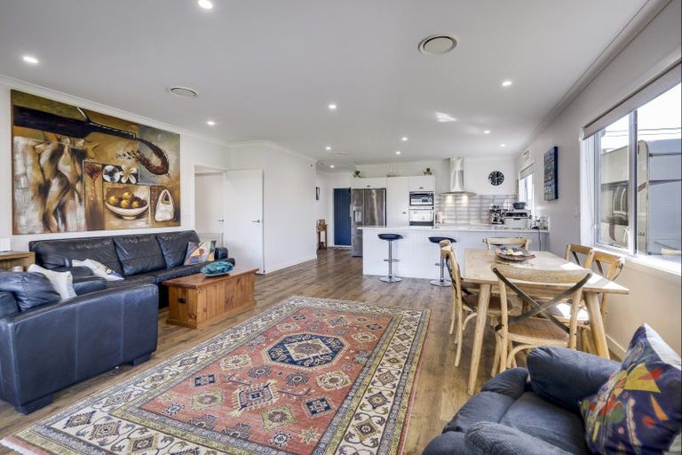 Photo of property in 54 Eriksen Road, Te Awa, Napier, 4110