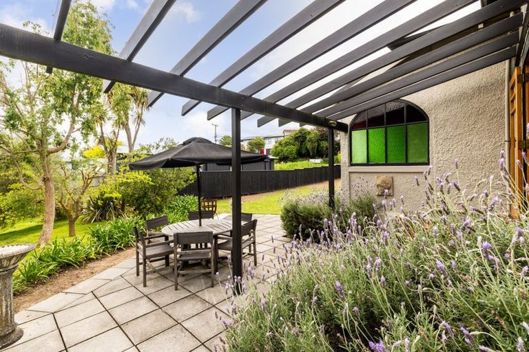 Photo of property in 46 Palmerston Road, Havelock North, 4130