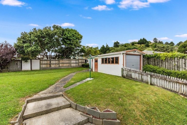 Photo of property in 94 Omapere Street, Whitby, Porirua, 5024