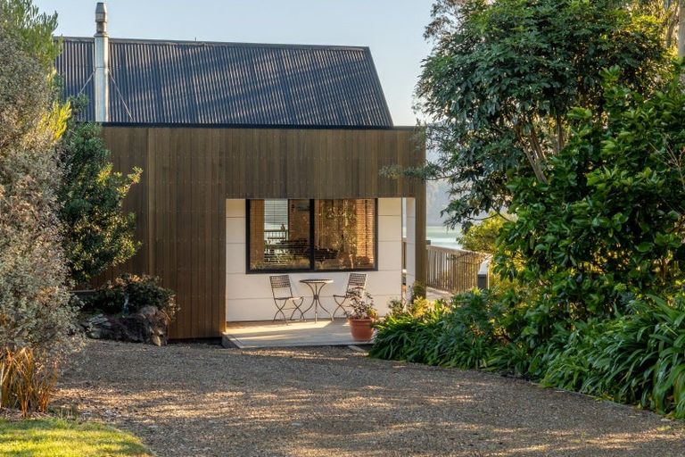 Photo of property in 4 James Drive, Diamond Harbour, Lyttelton, 8971