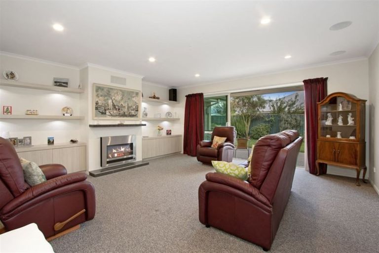 Photo of property in 55 Oakwood Drive, Rangiora, 7400