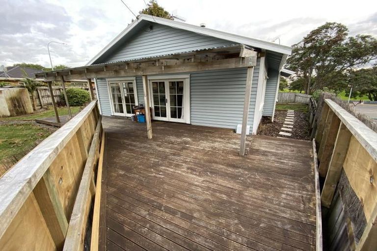 Photo of property in 33 Baring Terrace, Strandon, New Plymouth, 4312