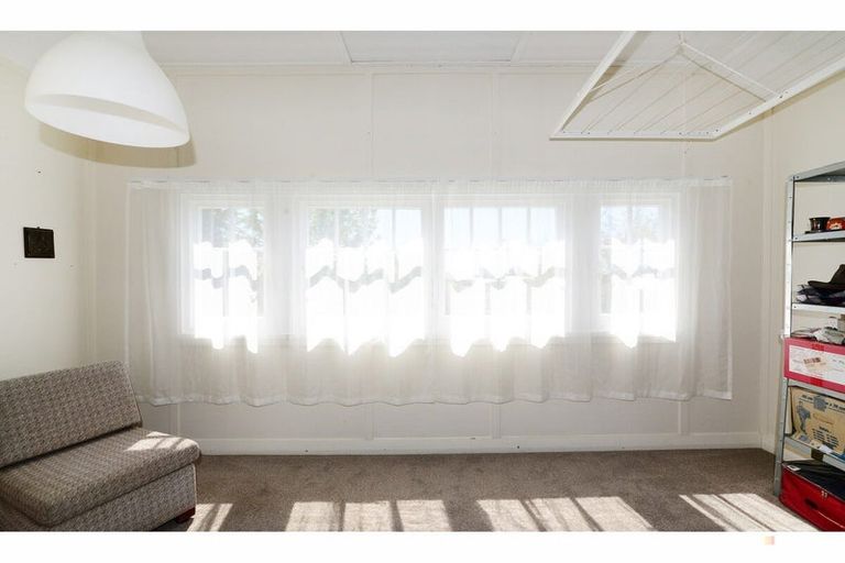 Photo of property in 17 Rhodes Street, Waimate, 7924