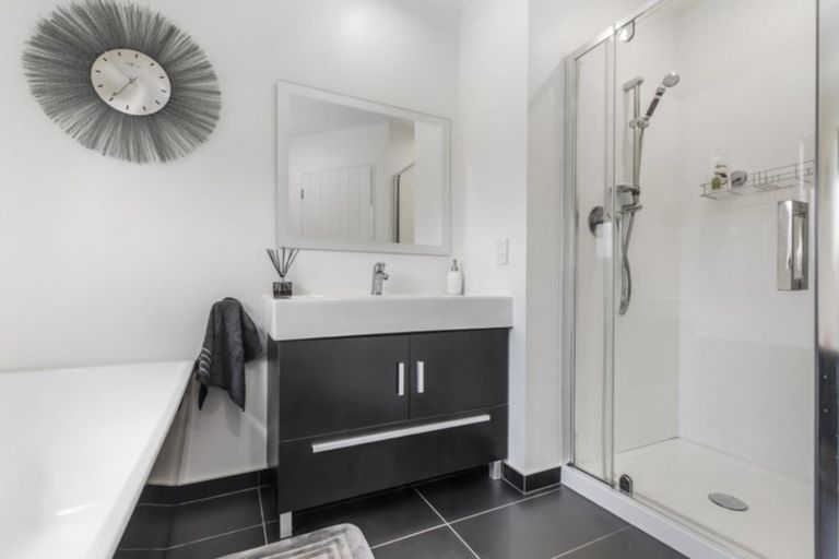 Photo of property in 1/7 Mirabell Place, Golflands, Auckland, 2013