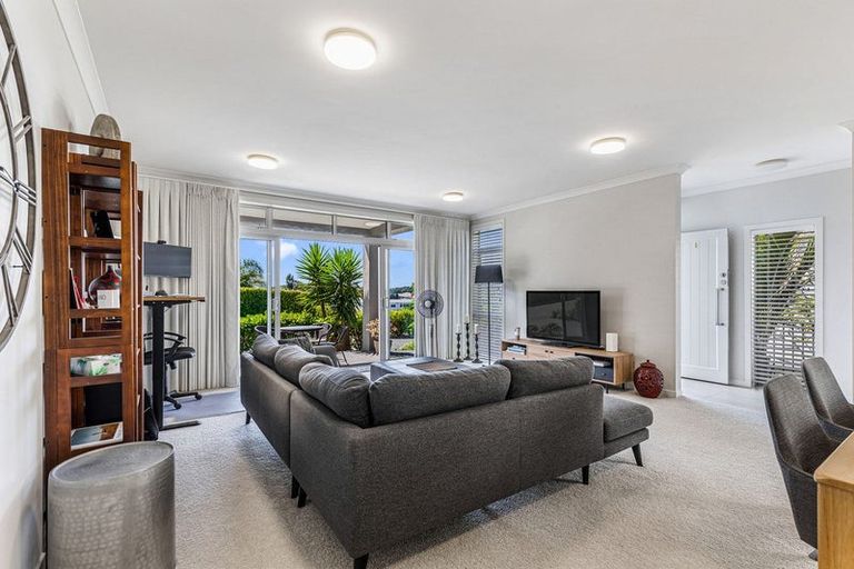 Photo of property in 16 Plantation Terrace, Orewa, 0931