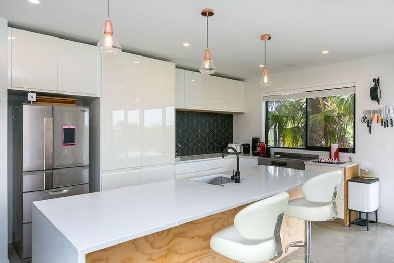 Photo of property in 9 Keene Drive, Bell Block, New Plymouth, 4312