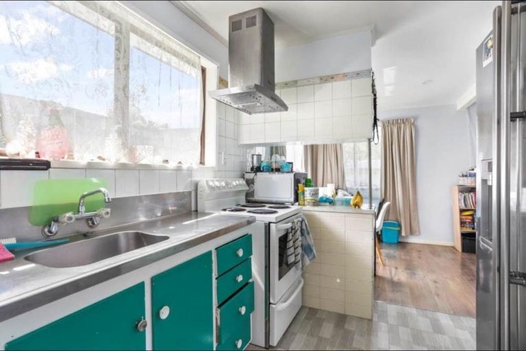 Photo of property in 31 Virgo Place, Glen Eden, Auckland, 0602