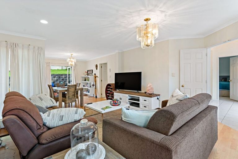 Photo of property in 25 Bronte Place, Somerville, Auckland, 2014