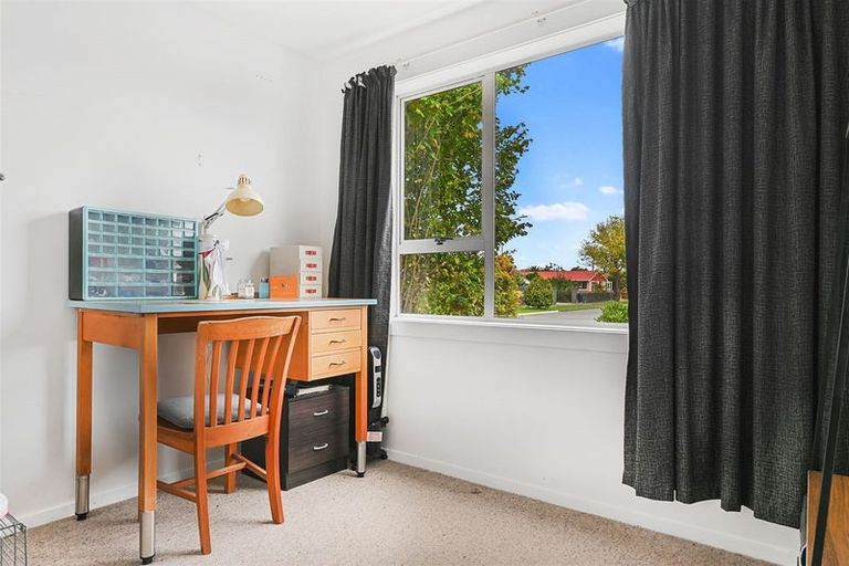 Photo of property in 44 Damien Place, Bromley, Christchurch, 8062