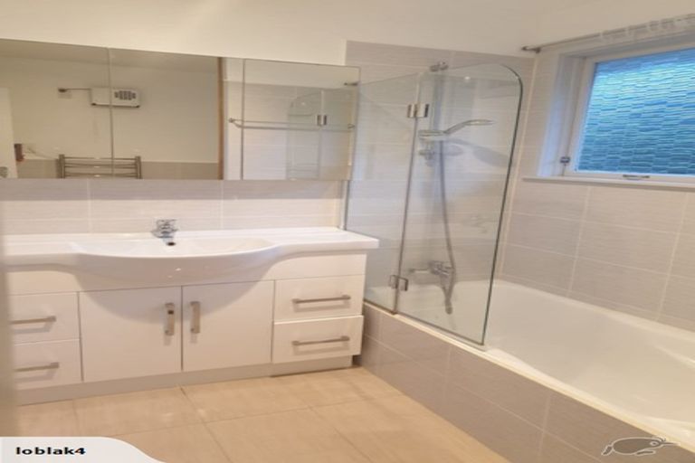 Photo of property in 111 Ruskin Road, Newlands, Wellington, 6037