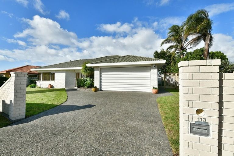 Photo of property in 113 Lakeside Drive, Orewa, 0931