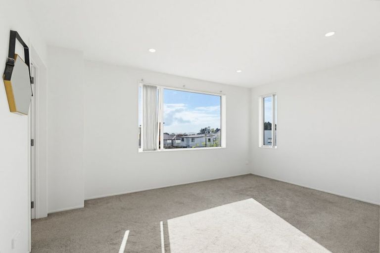 Photo of property in 5b Poruru Close, Papakura, 2110