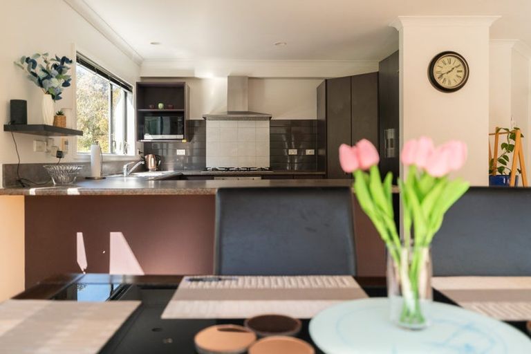 Photo of property in 4 Gifford Grove, Churton Park, Wellington, 6037