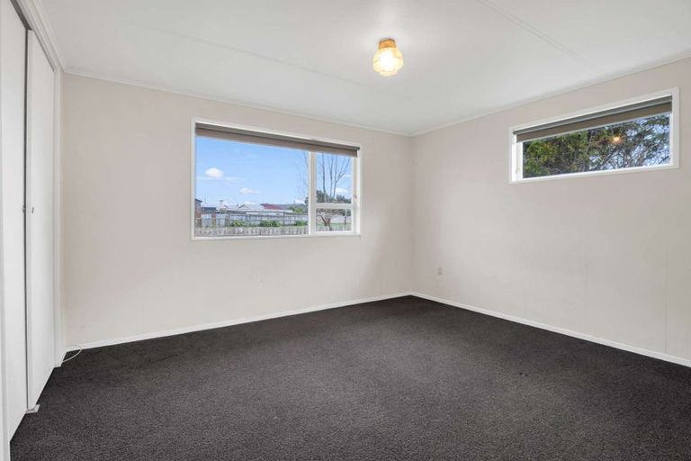 Photo of property in 5 Oturi Road, Waverley, 4510