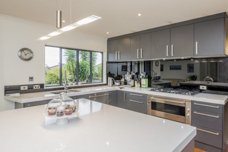Photo of property in 8 Te Ropata Place, Waikanae Beach, Waikanae, 5036